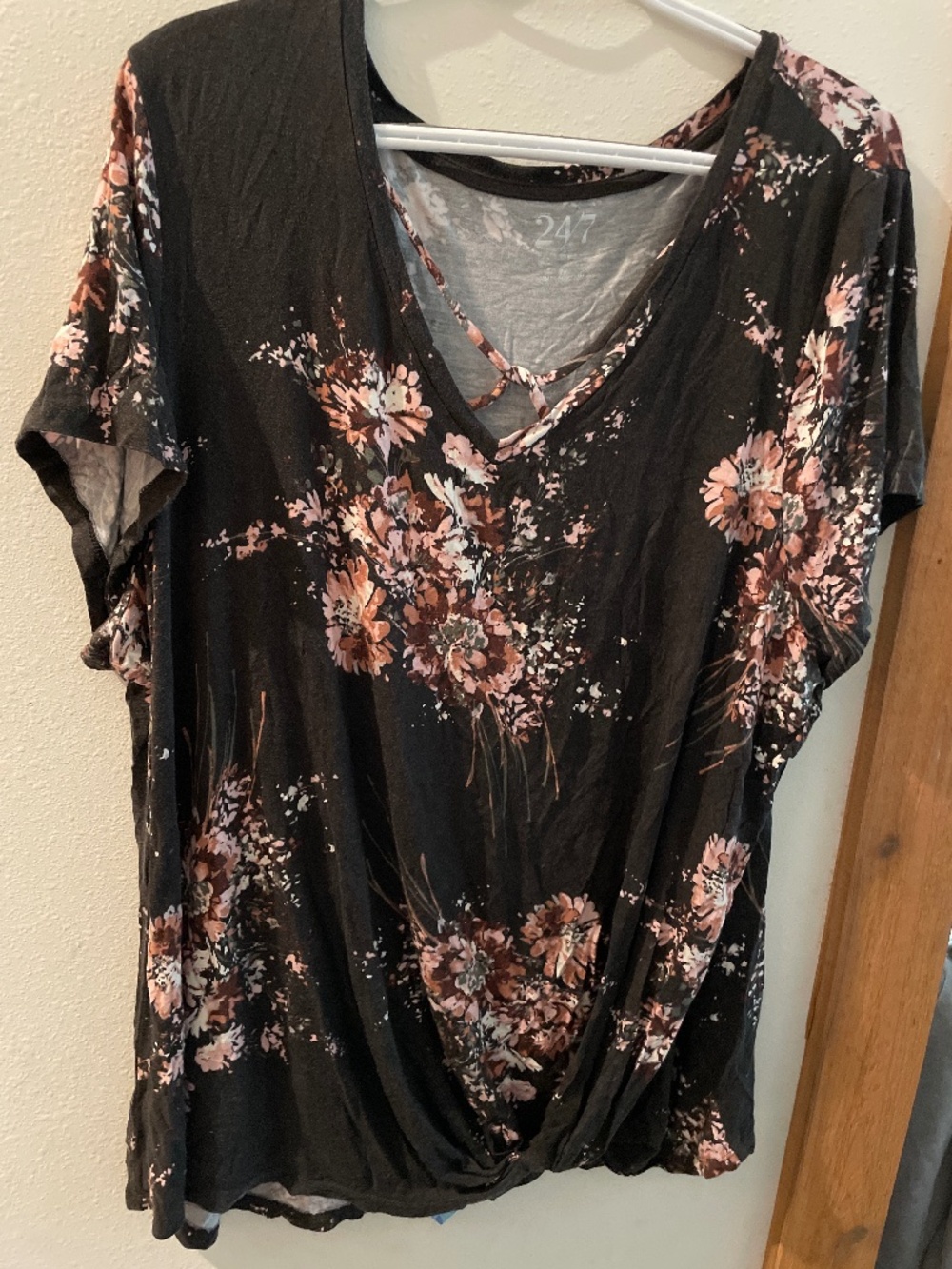 24/7 Maurices tee